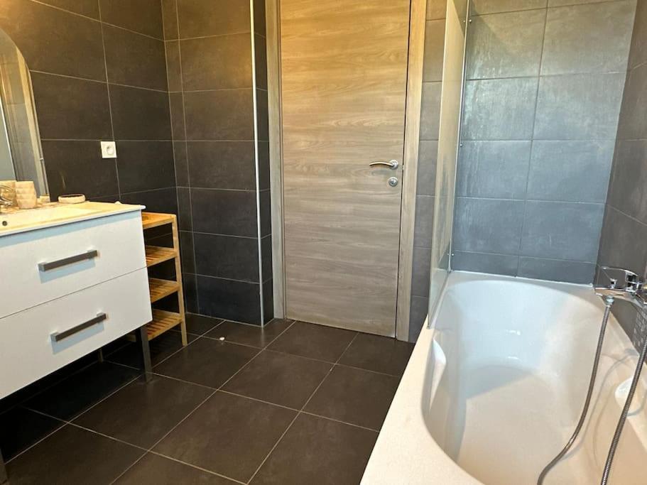 5 Min Des Plages - Appt 2 Chambres A Casa Bella リュクシアナ エクステリア 写真